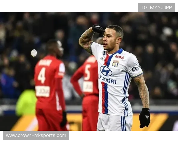 德佩未来前景备受关注，转会传闻引发多方热议